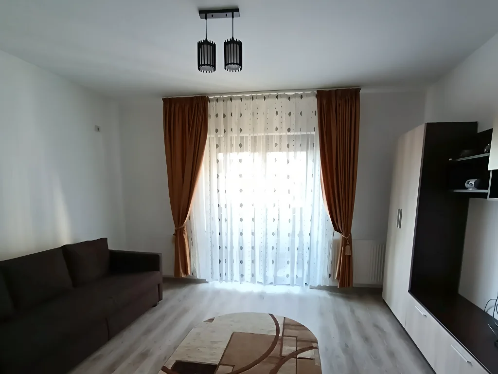 De Închiriat: Garsonieră Luminoasă în Dobroești, Ilfov - Parter cu Curte