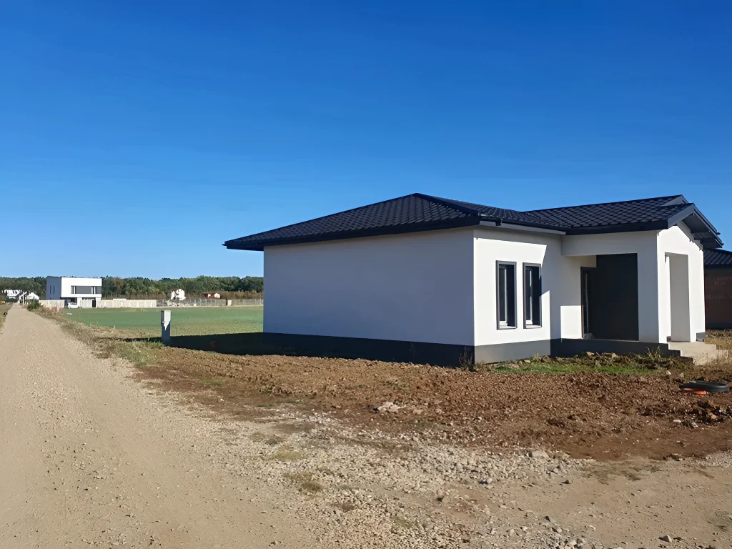 casa de vânzare în Balotești, Ilfov - Proximitate pădure, stadiu 'la rosu', teren 400 mp - imaginea 2