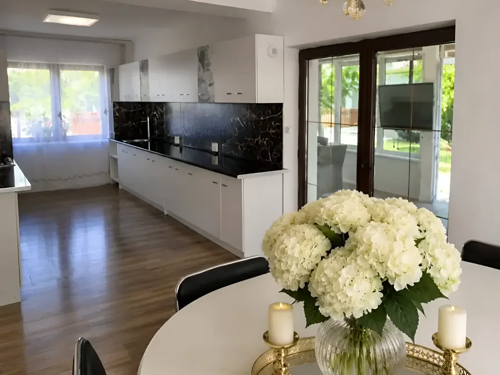 Vidra, Ilfov: Casă individuală P+1+M de vânzare - 500mp teren, 7 camere, clasa energetică A - imaginea 2