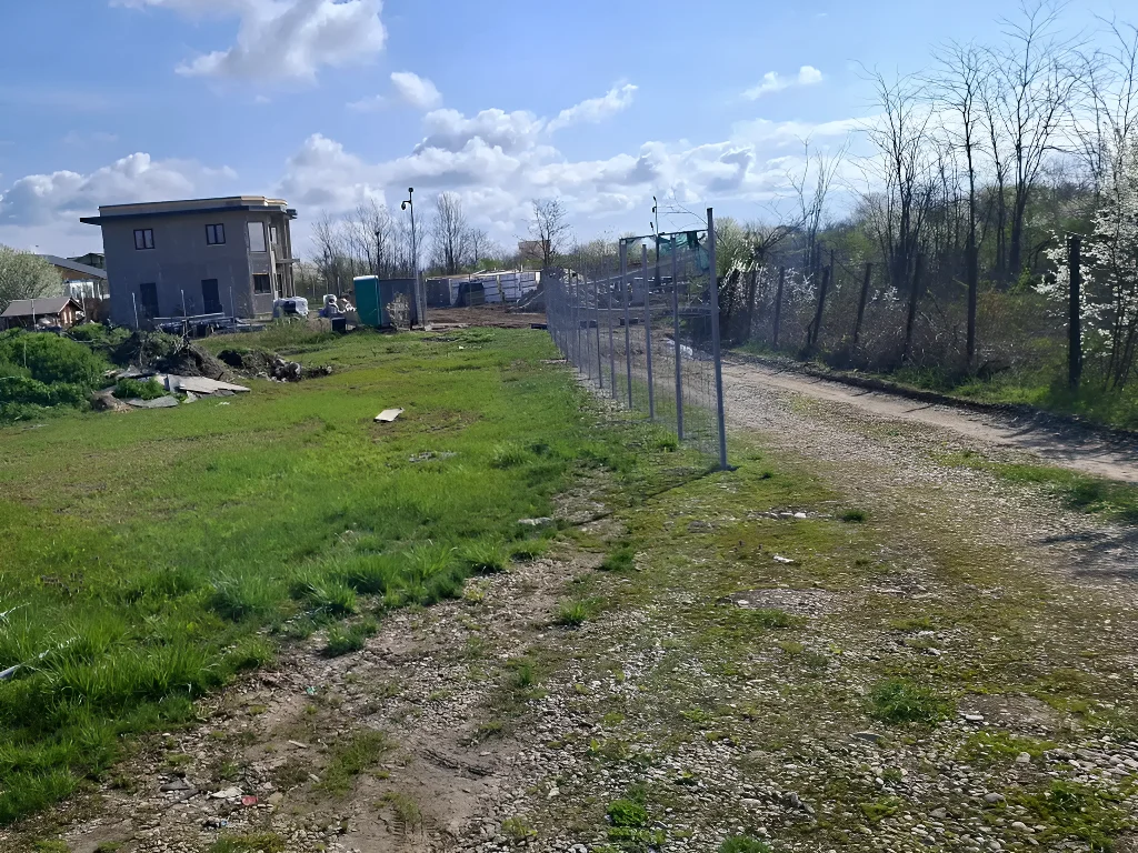 Teren de vânzare în Balotești, Ilfov - 1246 mp cu acces la 2 drumuri și utilități - imaginea 2
