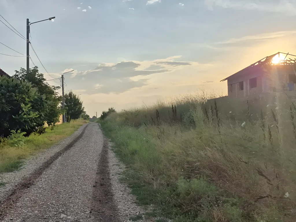 Teren 600 mp de vânzare în Balotești, Ilfov - Acces drum asfaltat, aproape de lac și utilități - imaginea 5